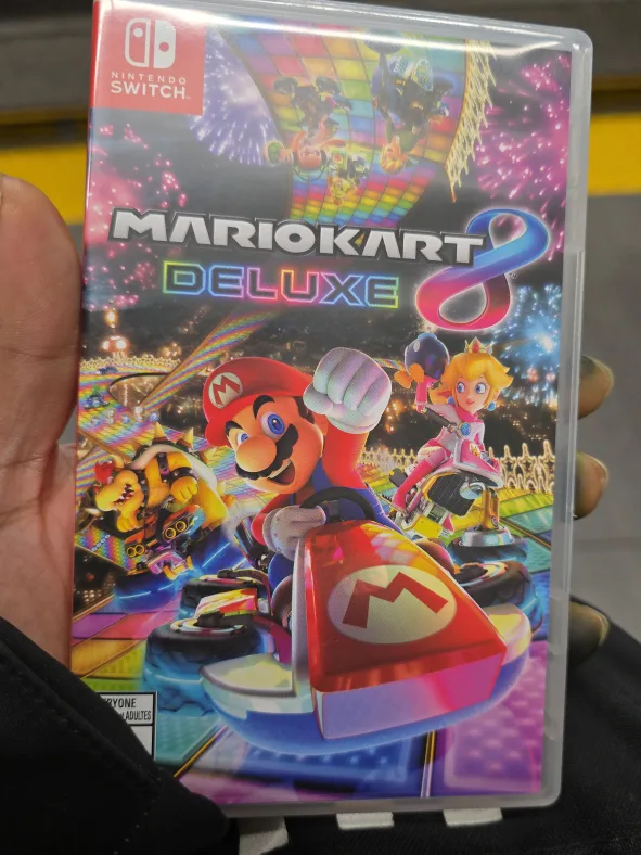Mario Kart 8 Deluxe - Nintendo Switch Game