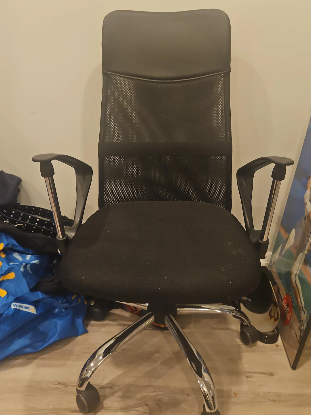 Black Mesh Office Chair thumbnail