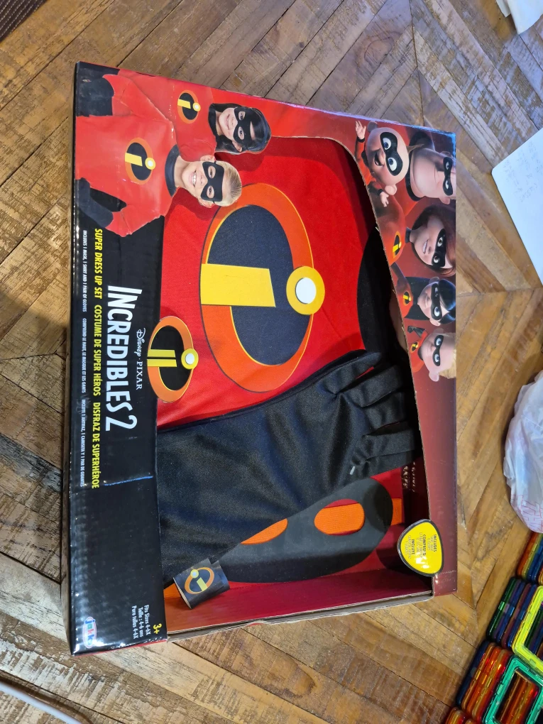 Incredibles 2 Super Dress Up Set (Size 4-6)