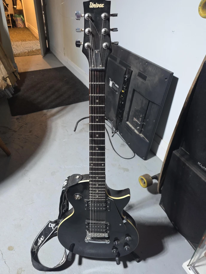 Univox Electric Guitar & SP-10 Amp