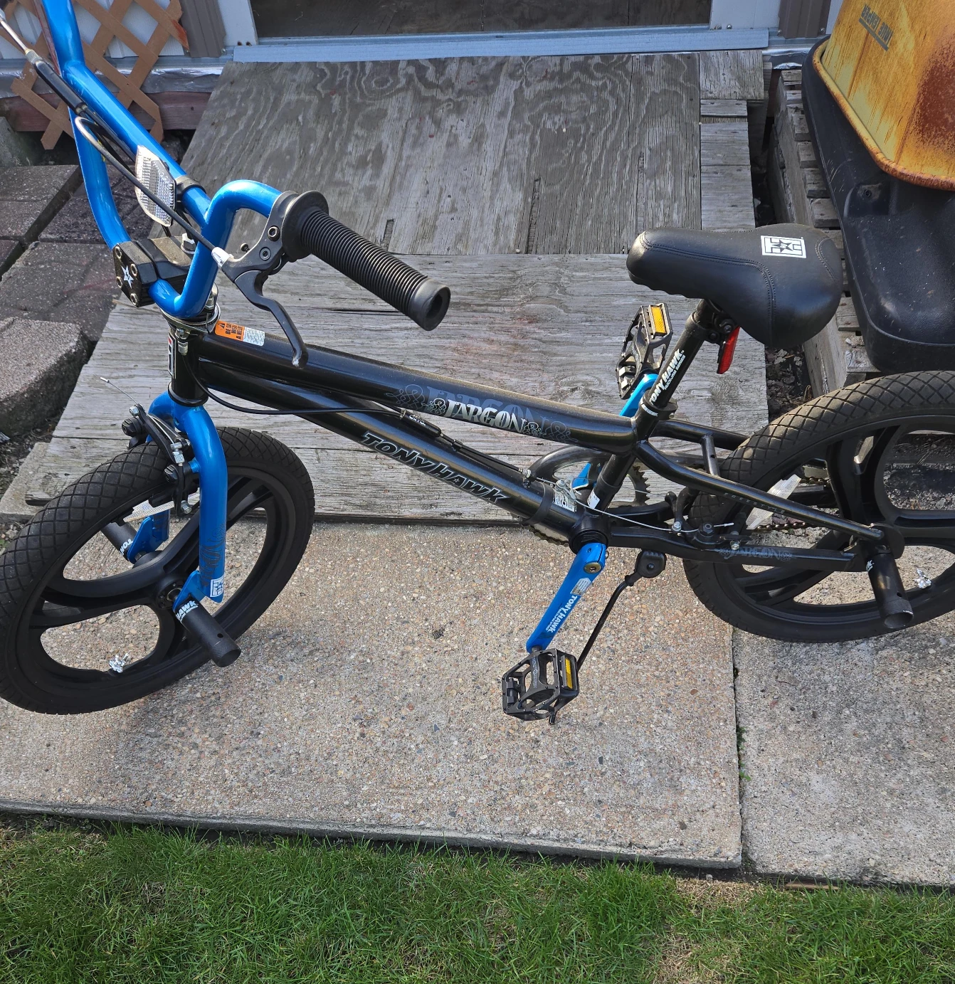 Tony Hawk BMX Bike - Black & Blue thumbnail