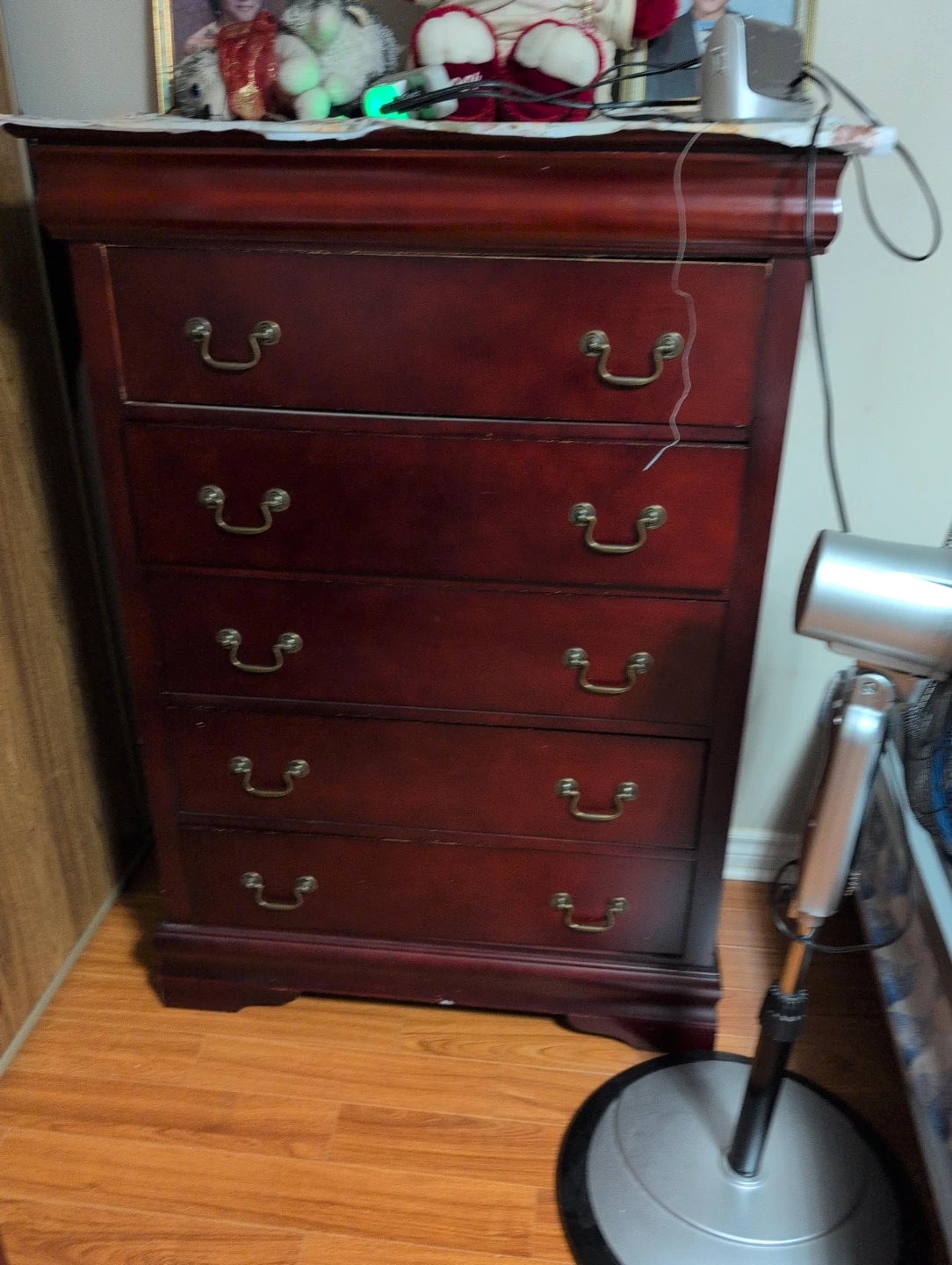 Wood 5-Drawer Dresser thumbnail