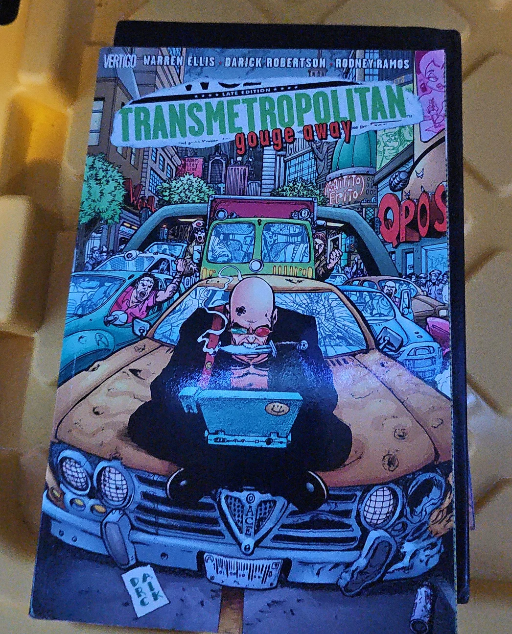 Transmetropolitan: Gouge Away by Warren Ellis thumbnail