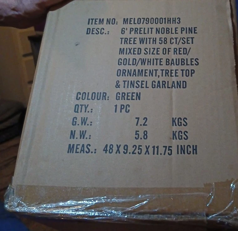 6' Prelit Noble Pine Christmas Tree - New in Box!