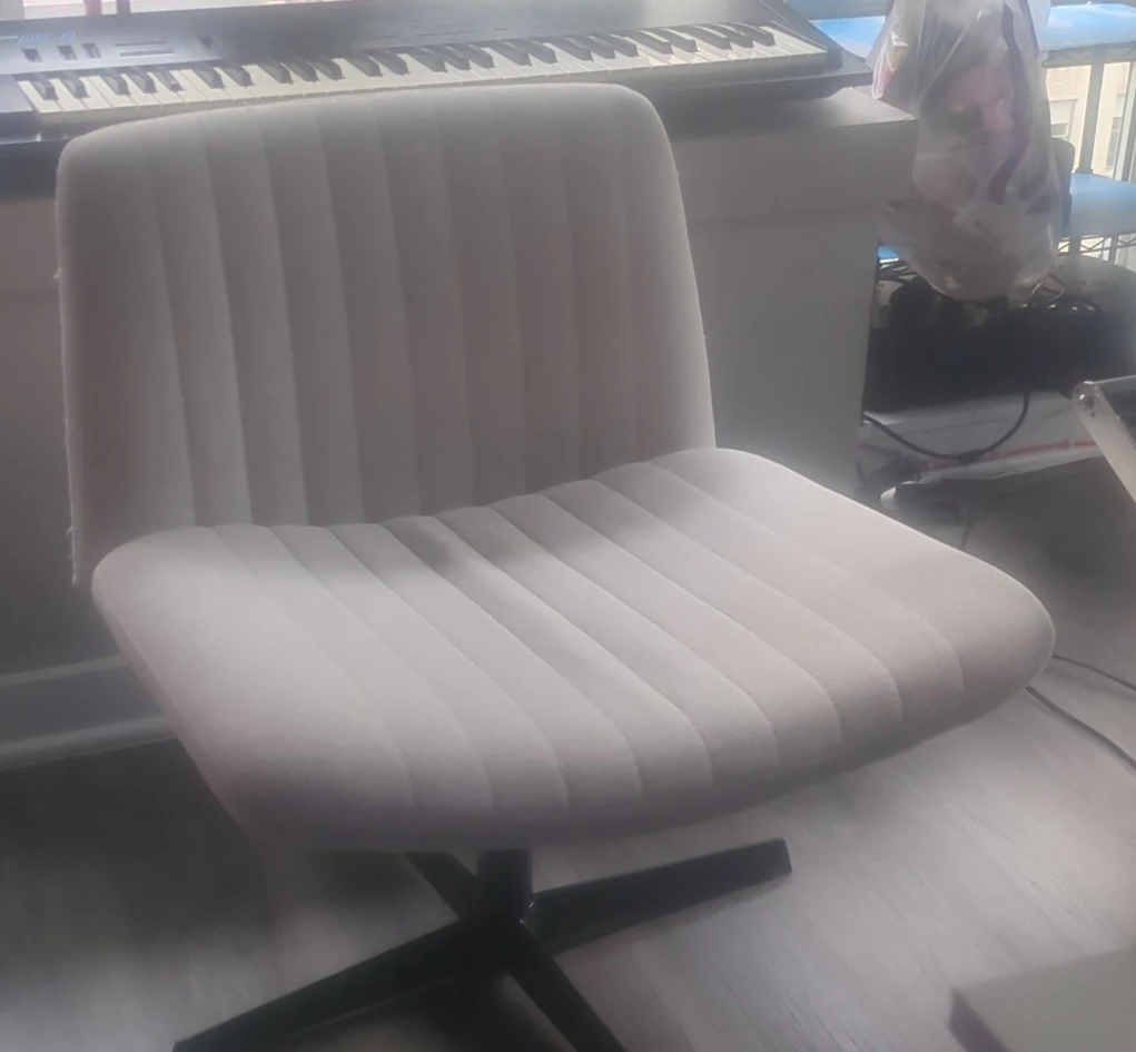 Tufted Accent Chair - Wide