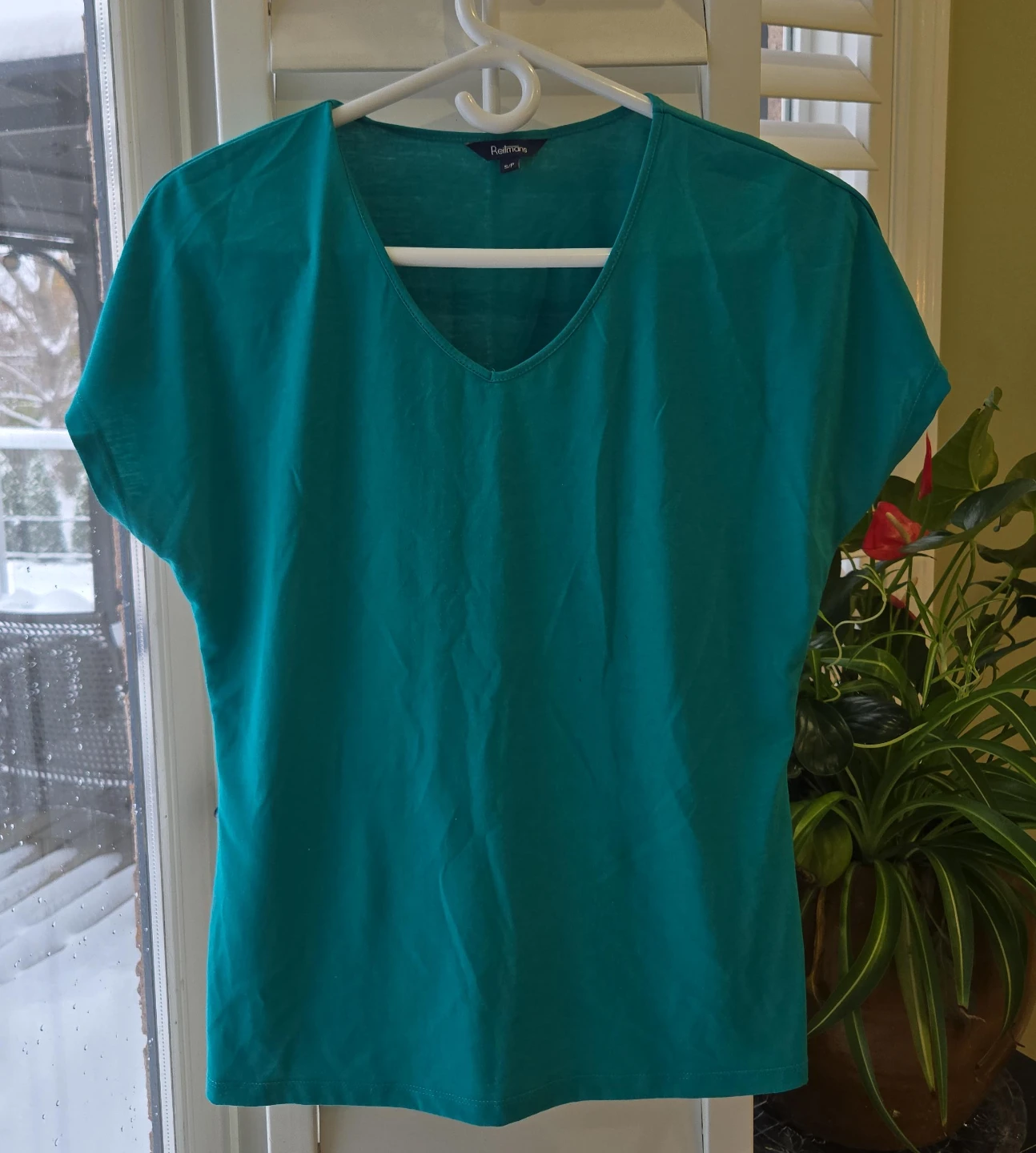Reitmans Teal V-Neck Top - Size S image indicator(2)