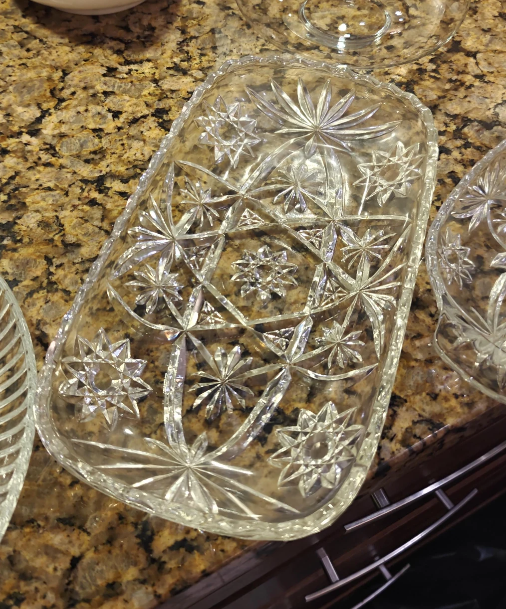 Crystal Serving Dishes image indicator(2)