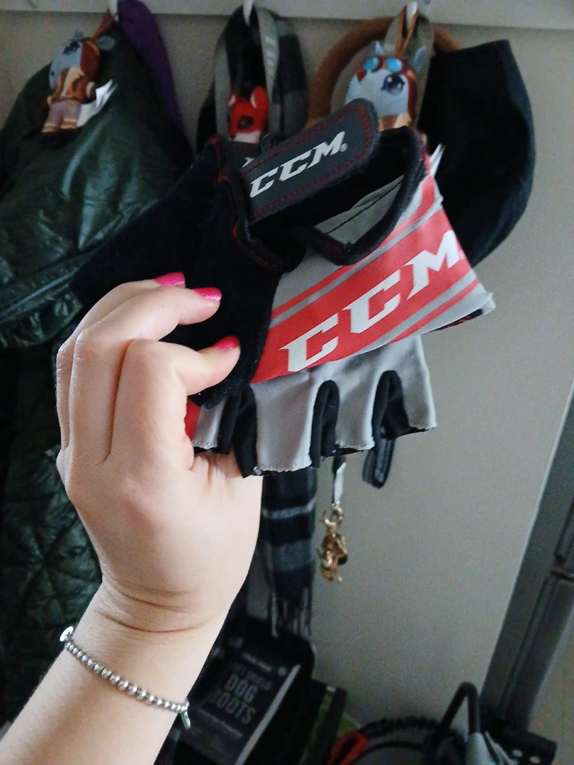 CCM Hockey Gloves, Size Small