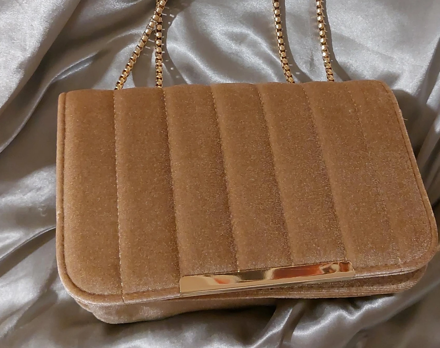 *New* Gold Velvet Shoulder Bag image indicator(2)