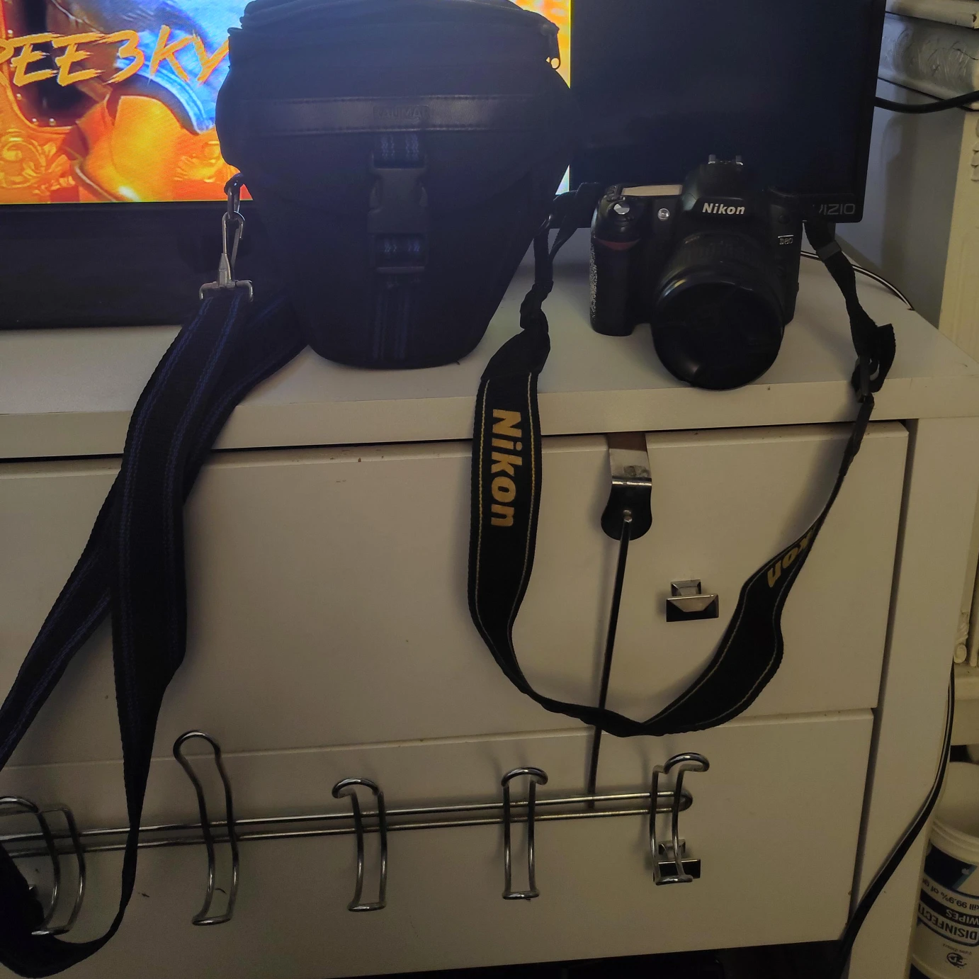 Nikon D40 DSLR Camera with Kalimar Bag image indicator(1)