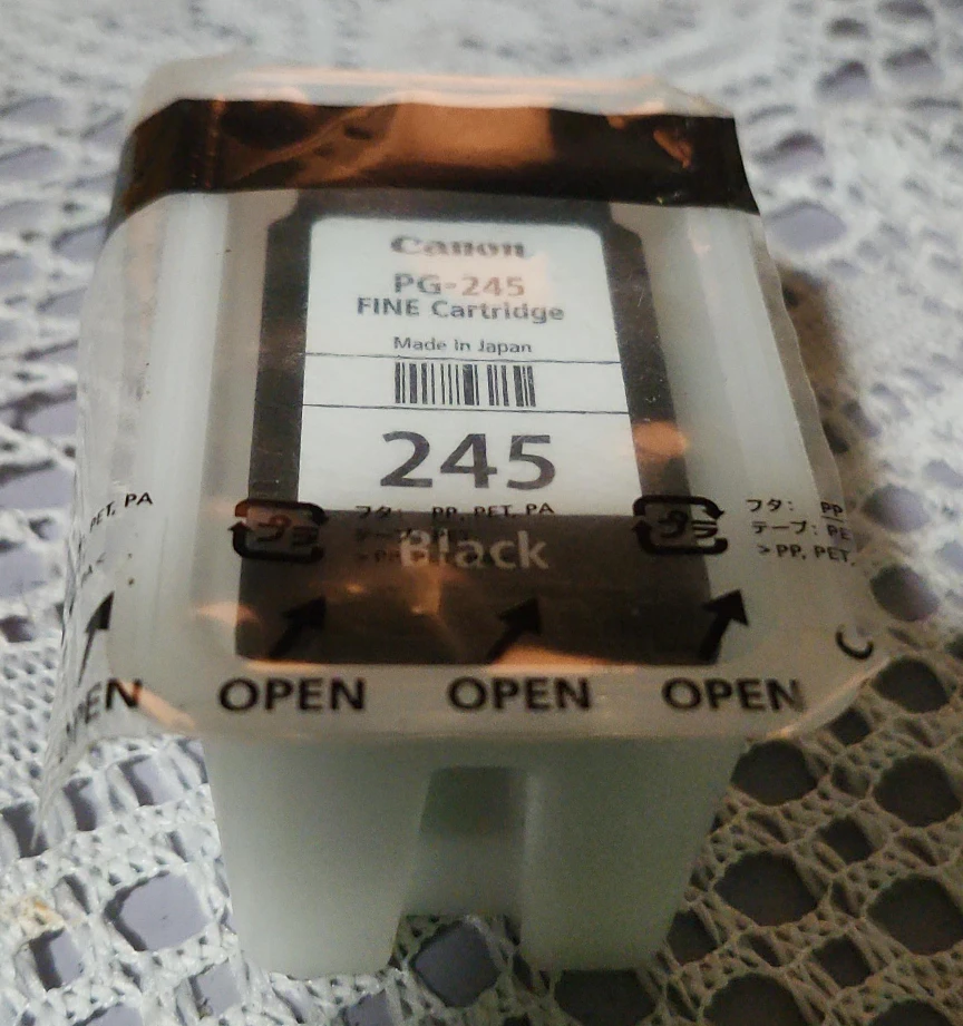 Cartouche d'encre noire Canon PG-245 neuve