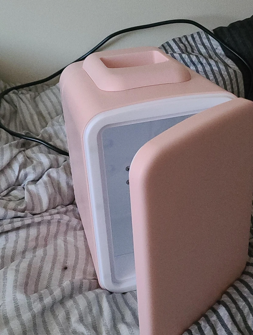 Pink Mini Fridge - Model AAD-4LA1