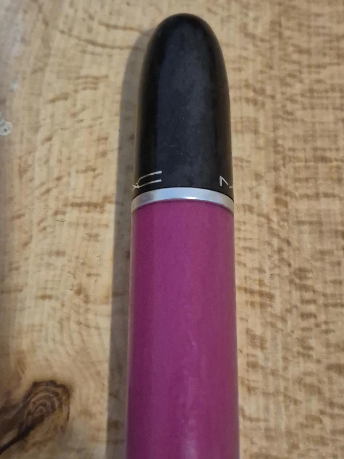 MAC Retro Matte Liquid Lipcolour - Tailored to Tease
