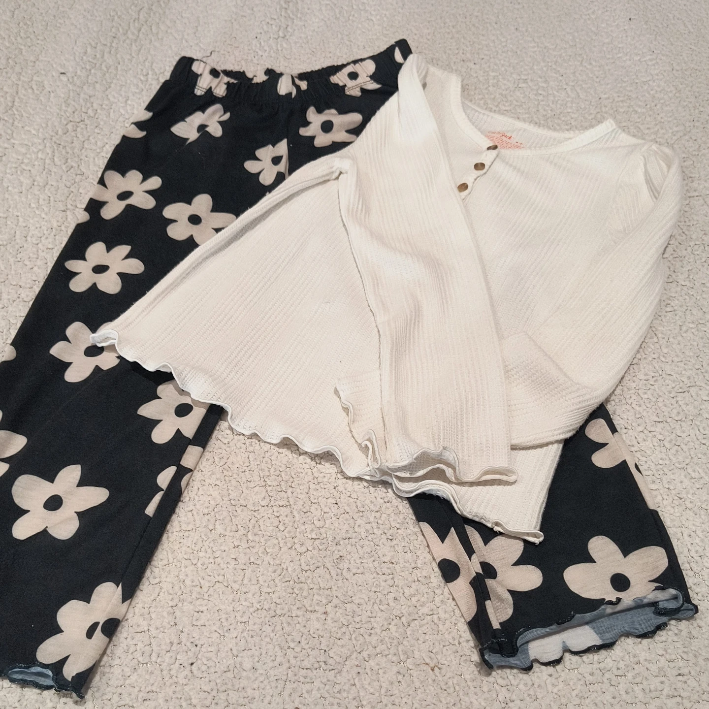 Cat & Jack Pajama Set - Size M (8) image indicator(1)