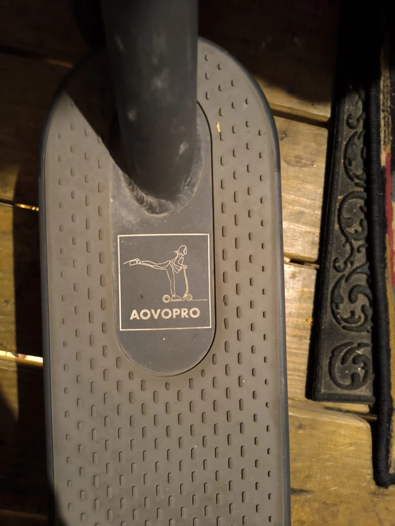 Aovopro Electric Scooter thumbnail