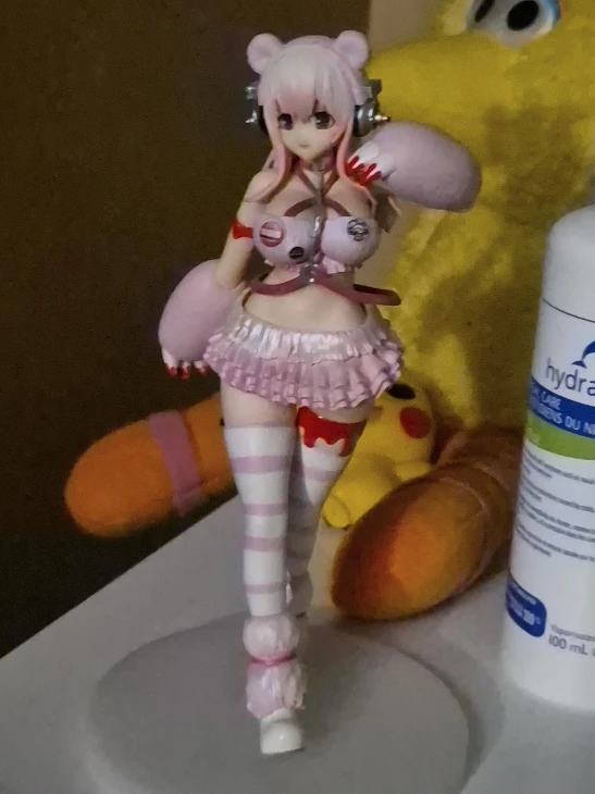 Super Sonico Pink Figure