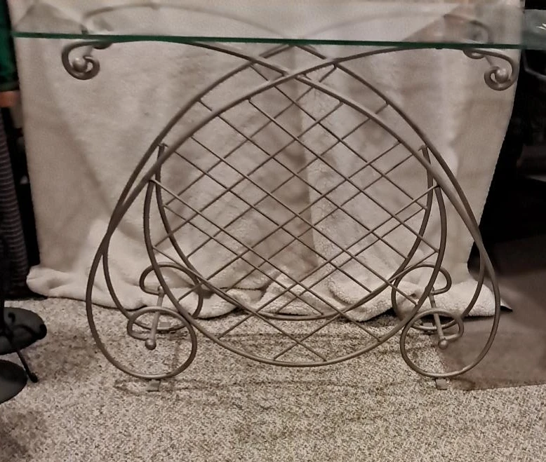 Metal Wine Rack with glass top