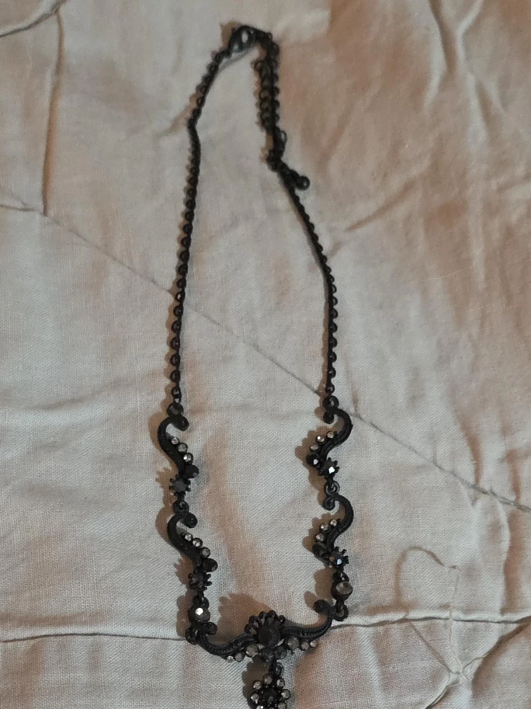 Black Floral Necklace image indicator(2)