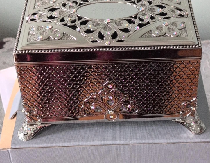 Ricarda Jewelry Box