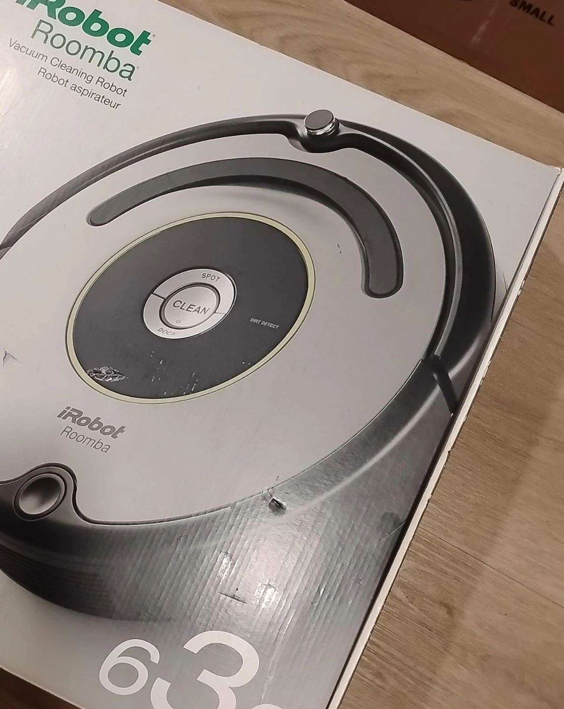 iRobot Roomba 630 Vacuum Cleaning Robot thumbnail