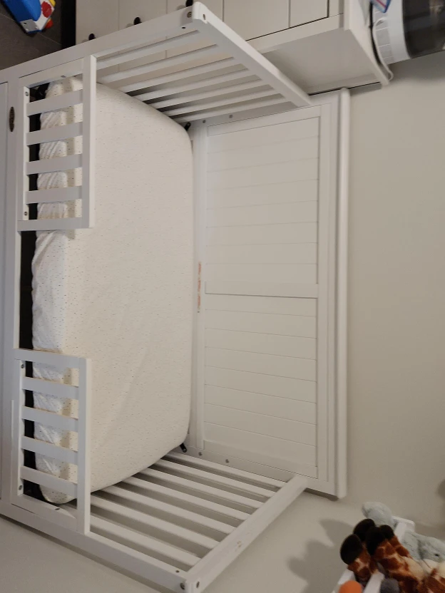 Graco White Convertible Crib/Toddler Bed