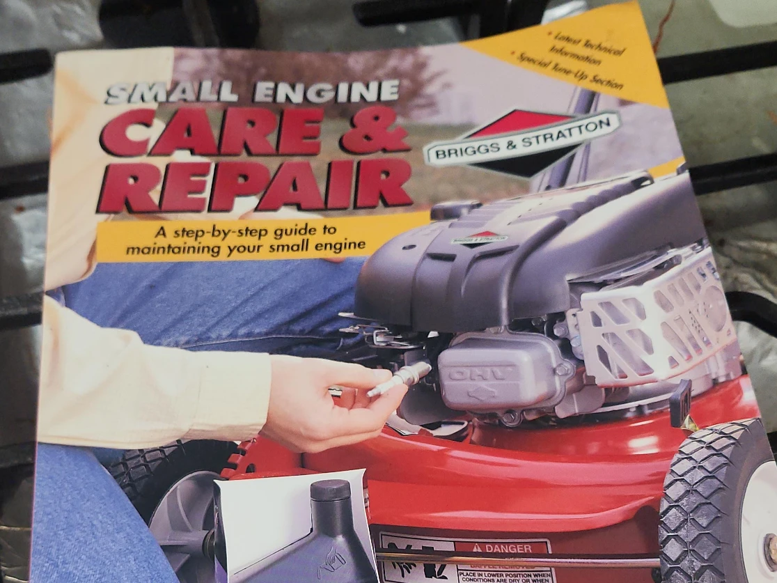 Briggs & Stratton Small Engine Care & Repair Guide