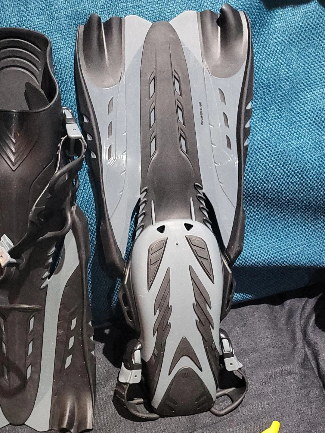 Body Glove snorkle, mask, and flippers thumbnail