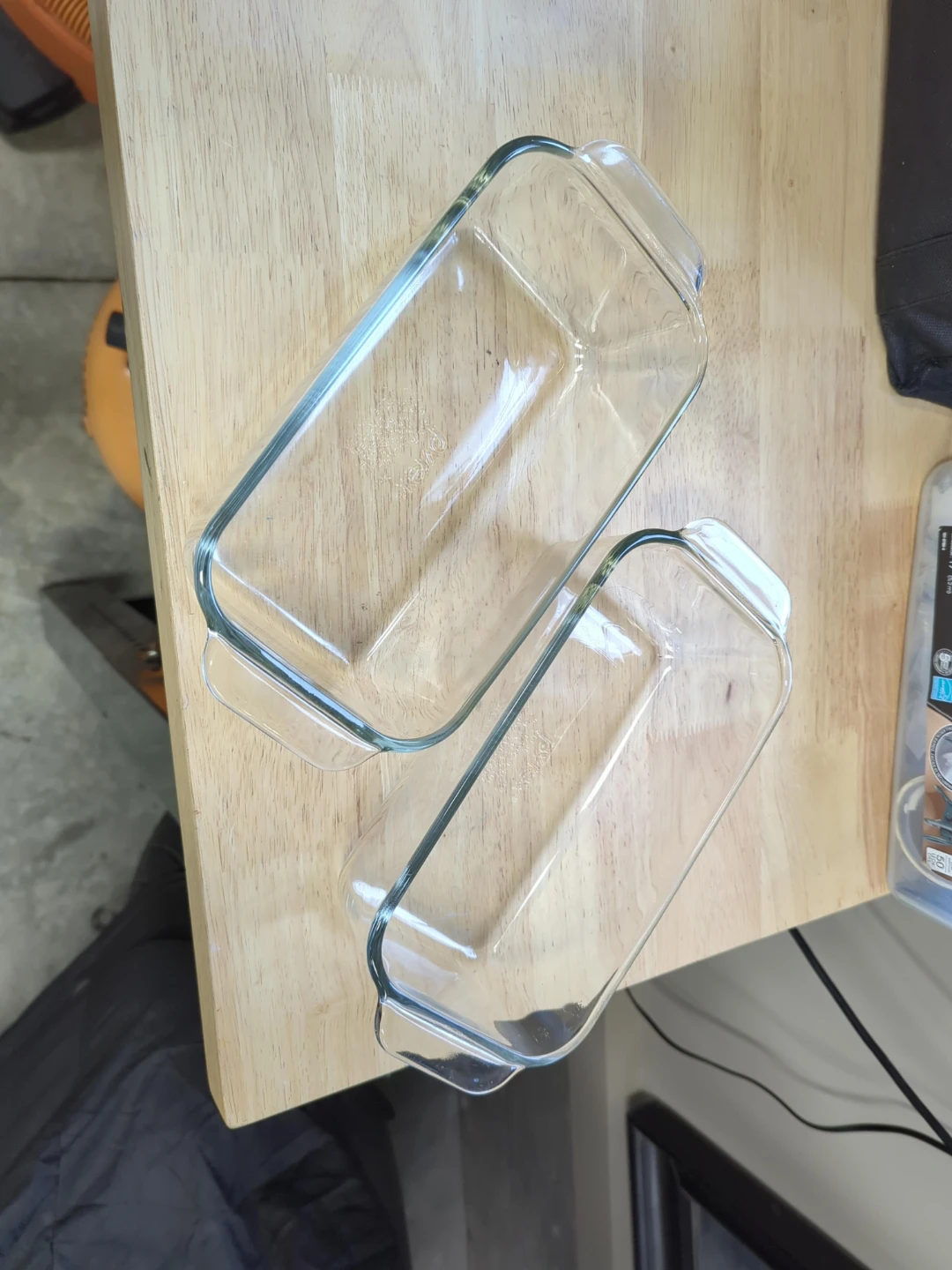 Pyrex Glass Baking Dishes - Set of 2