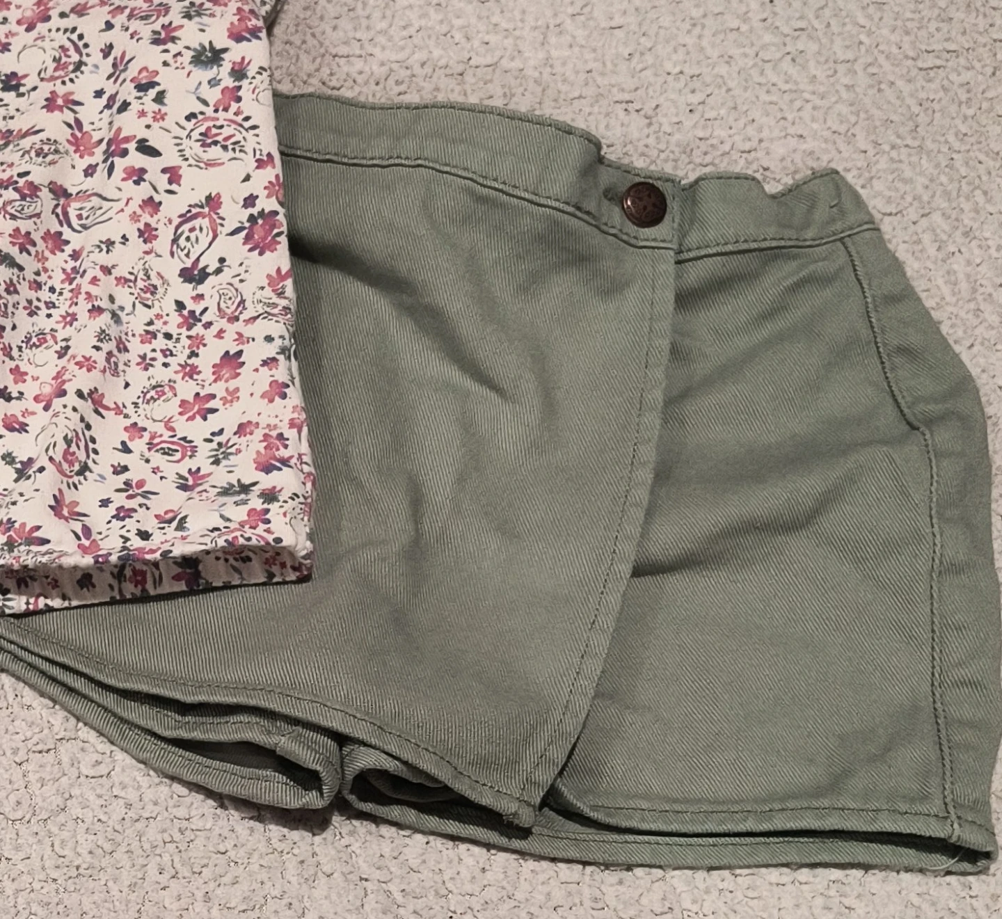 Girls' Floral Top & Green Skort Set