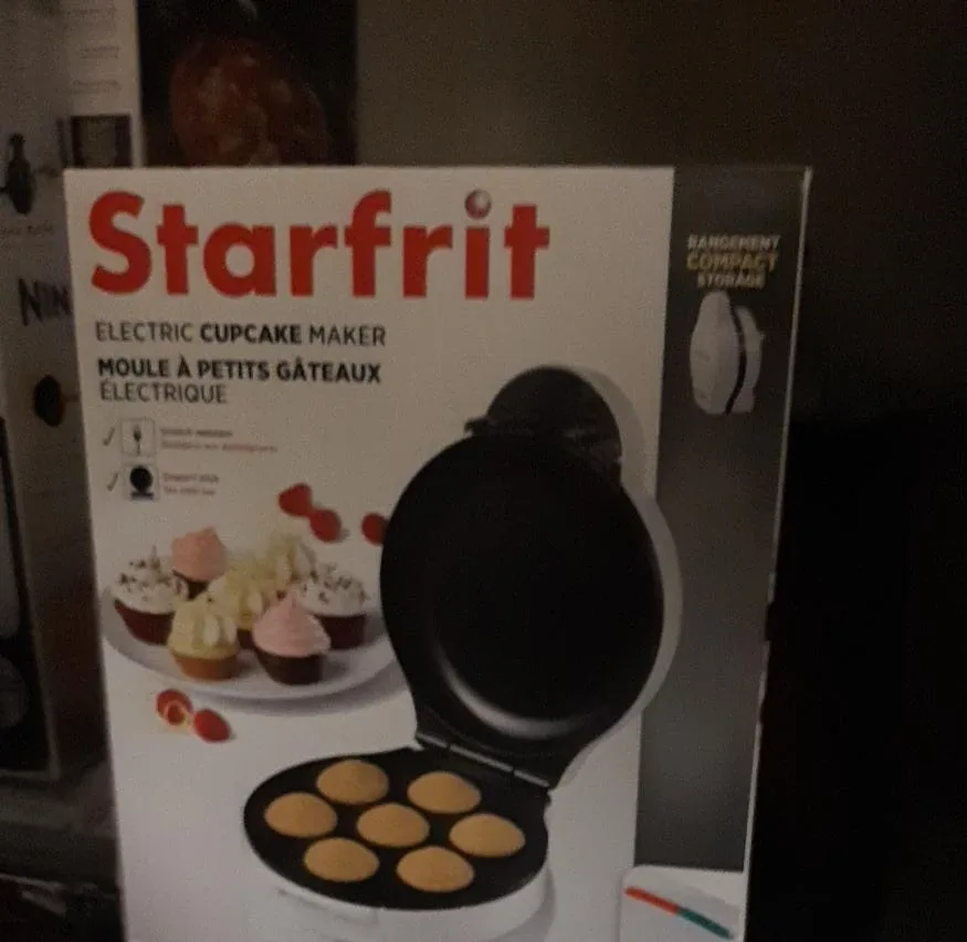 Starfrit Electric Cupcake Maker - Like New!