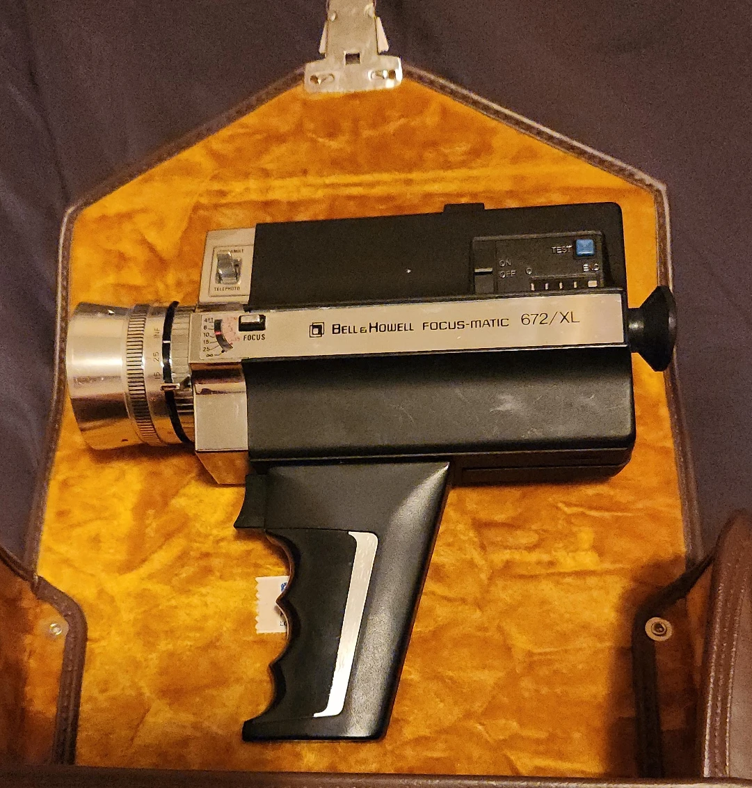 Bell & Howell FOCUS-MATIC 672/XL Camera