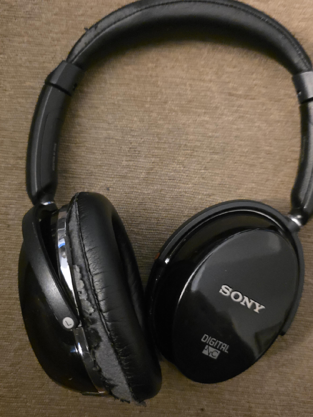 Sony Digital Noise Cancelling Headphones - photo 2