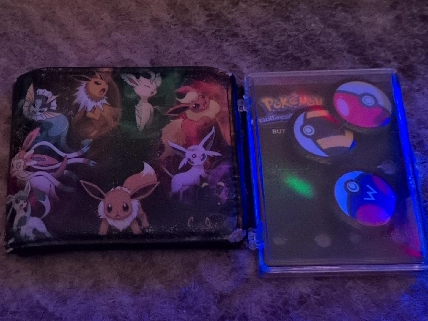 Pokemon Eevee Wallet & Button Set