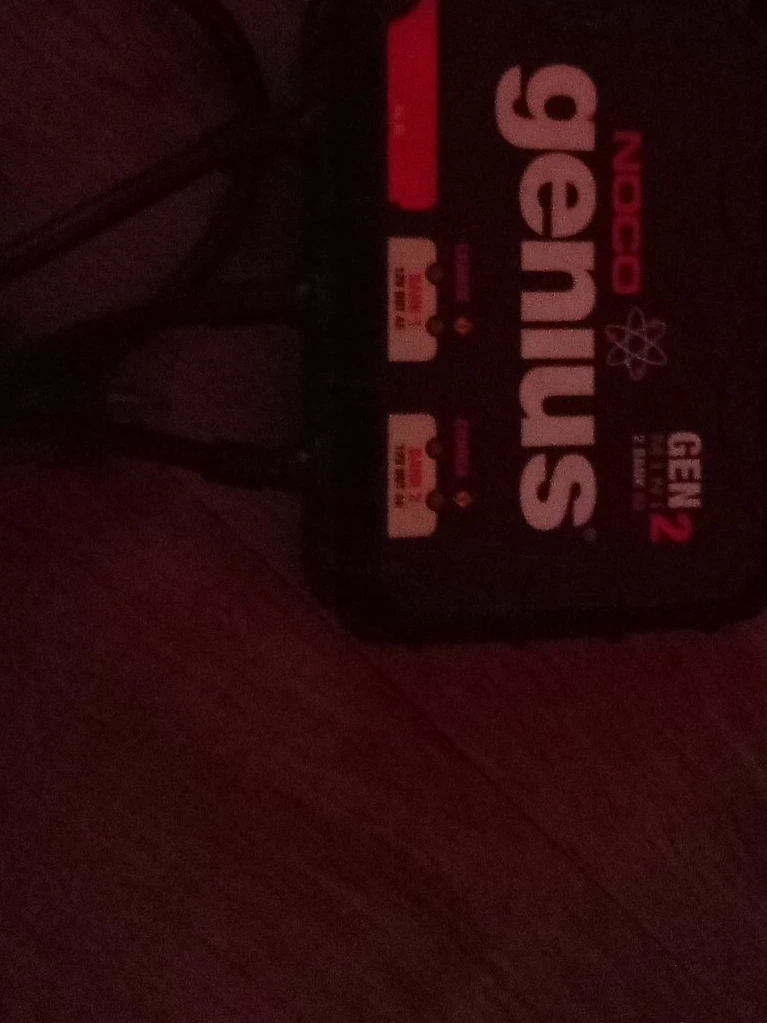 NOCO Genius GEN2 Battery Charger thumbnail