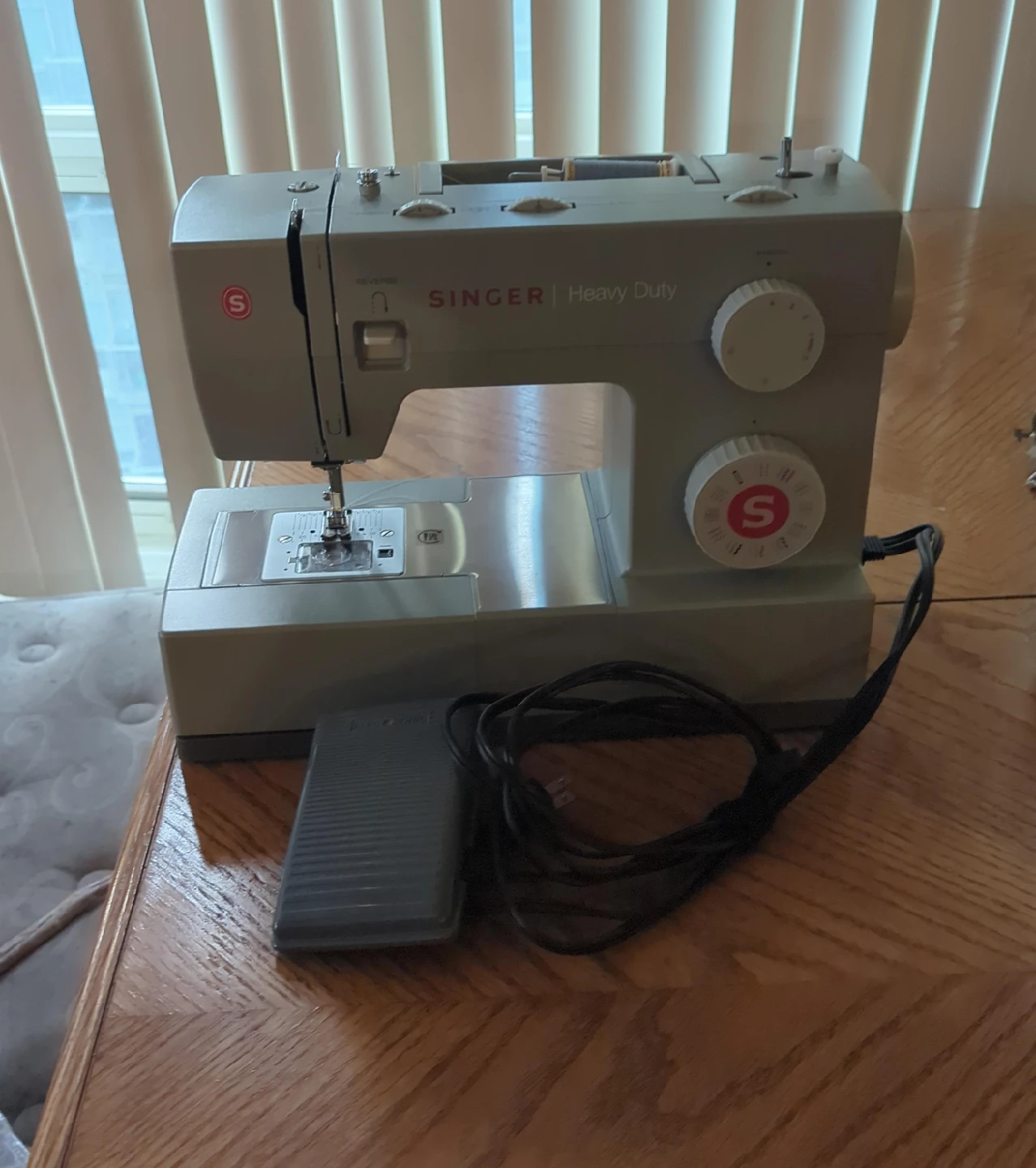 Singer Heavy Duty Sewing Machine
