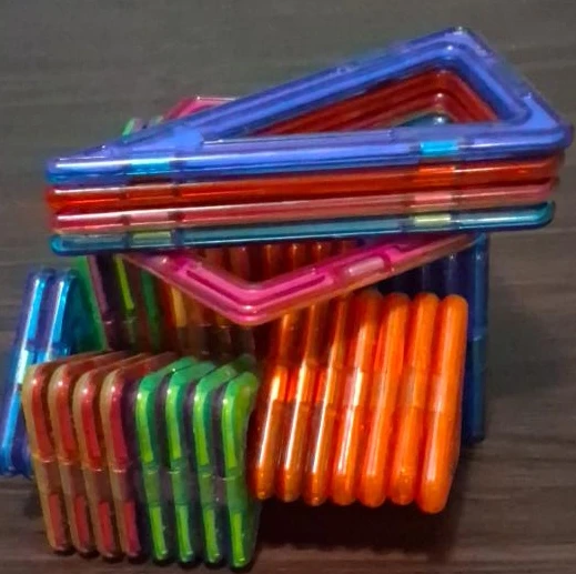 Magna-Tiles Magnetic Building Tiles thumbnail