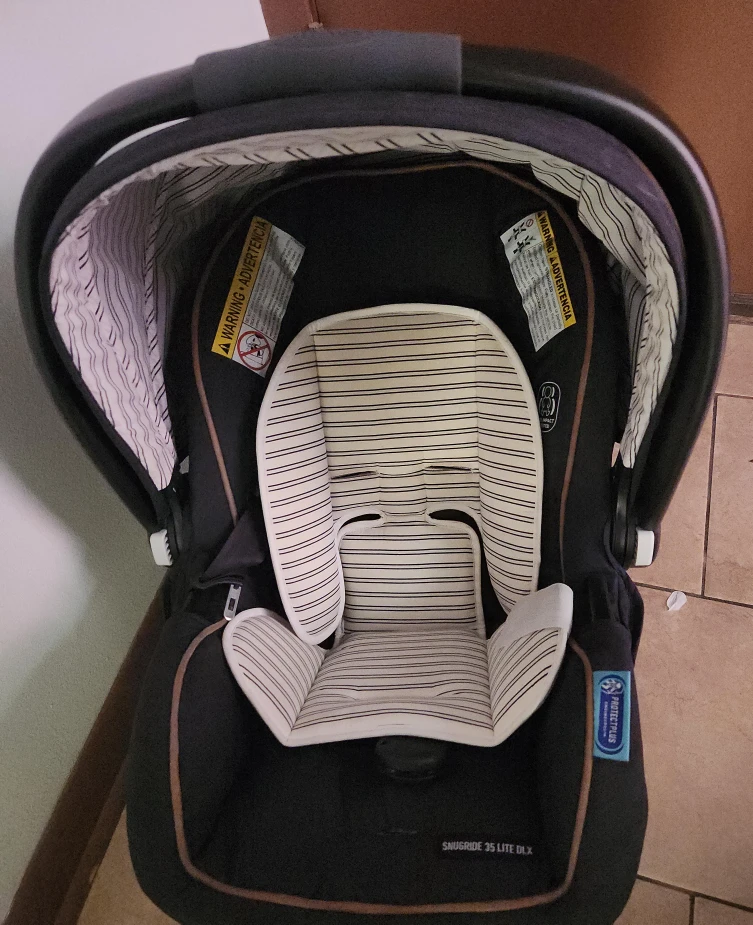 Graco SnugRide 35 Lite DLX Infant Car Seat