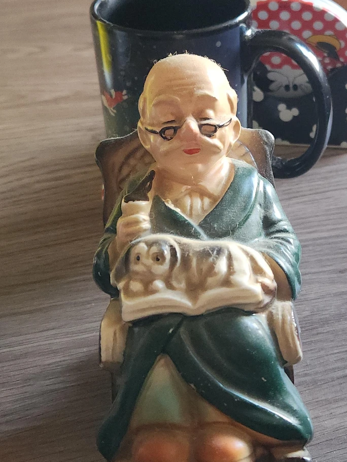 Giuseppe Toronto Figurine image indicator(1)