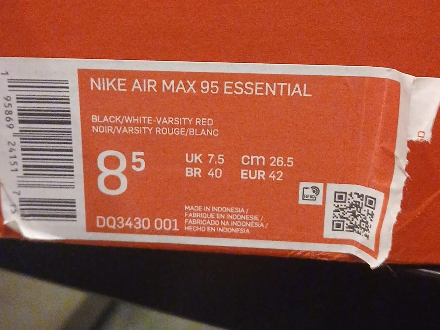 Nike Air Max 95 Essential, Size 8.5 thumbnail