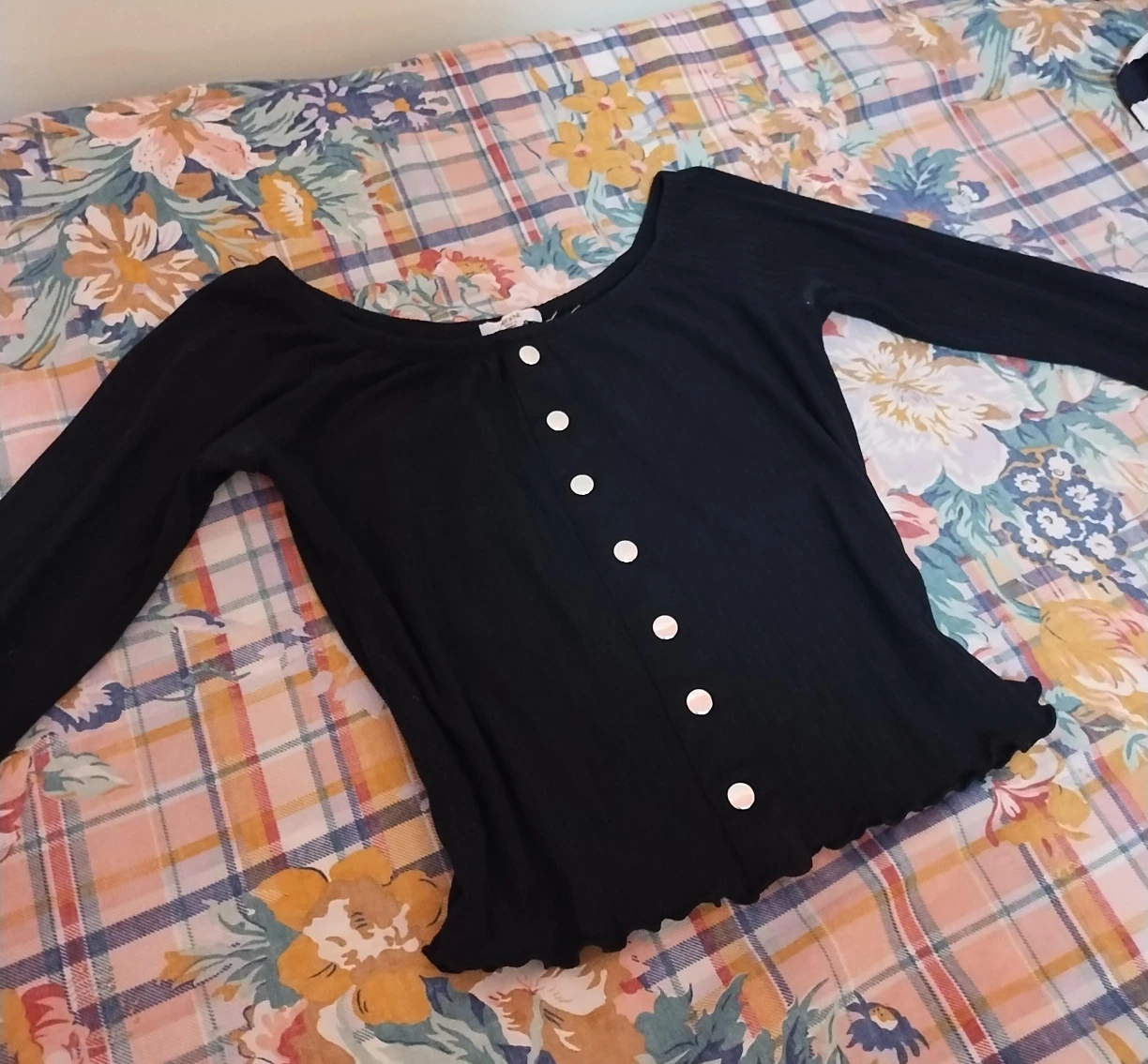 Black Long Sleeve Crop Top