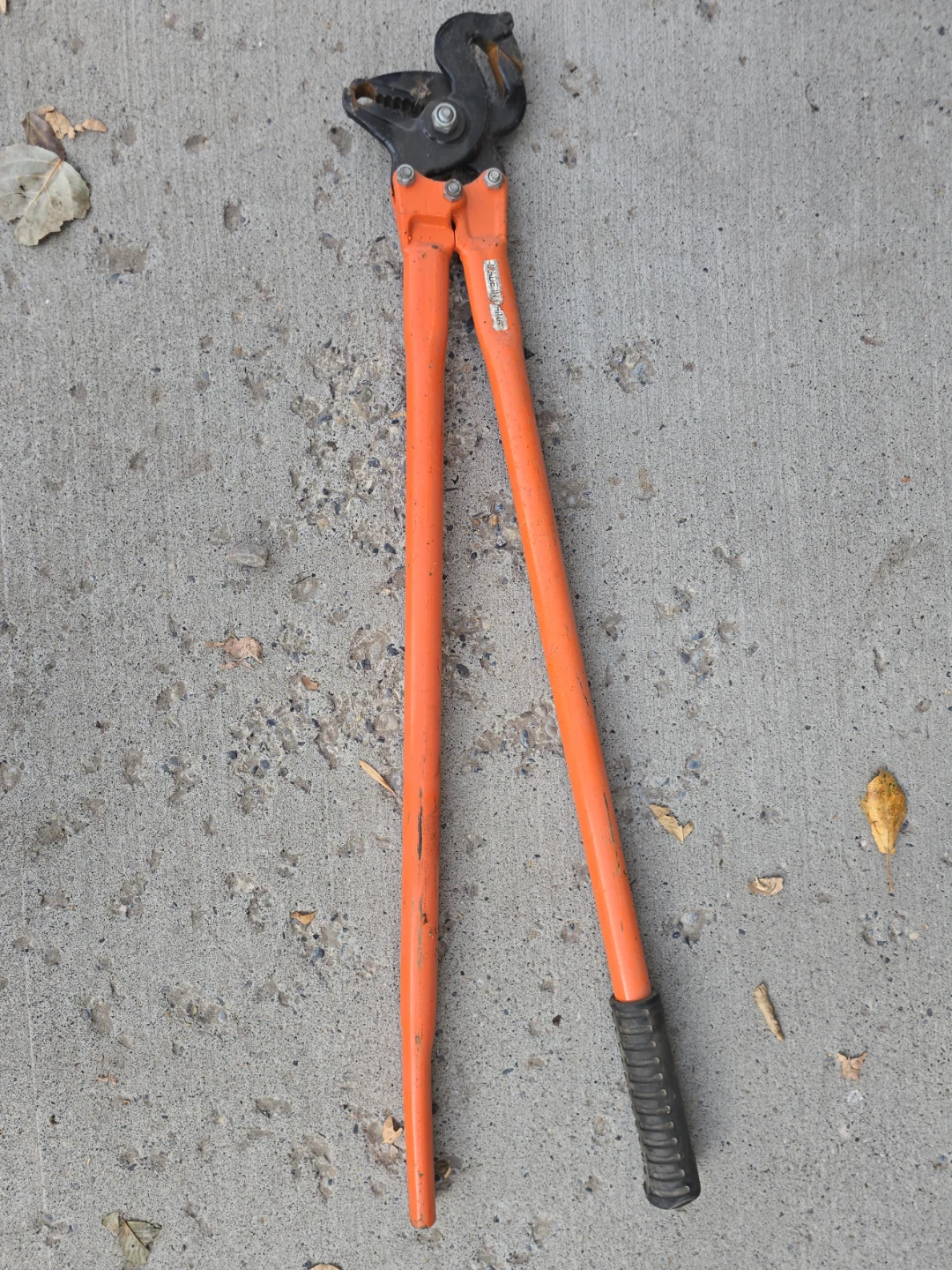 TireChain Professional 33.5" Large Truck Tire Chains Plier Tool