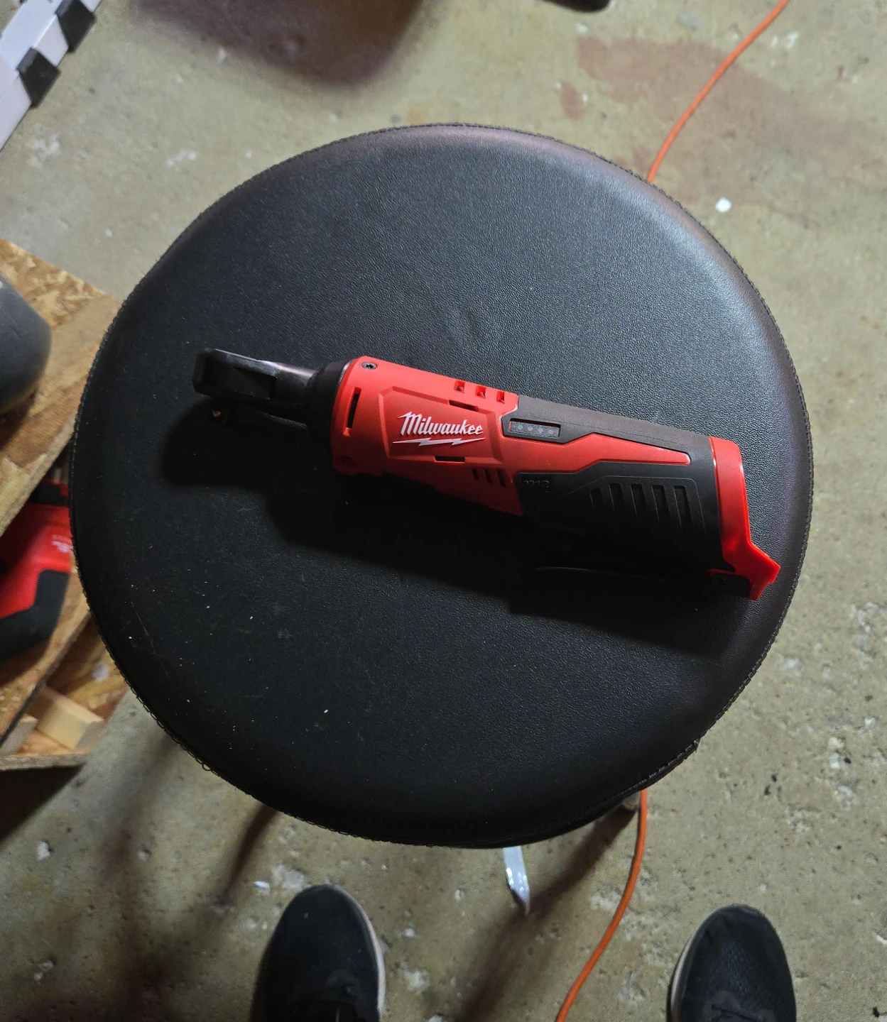 Milwaukee M12 Cordless Ratchet thumbnail