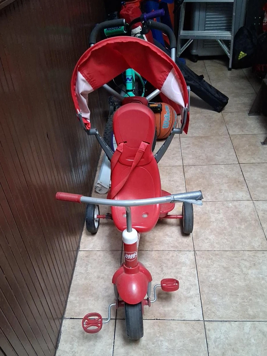 Radio Flyer Steer & Stroll Trike