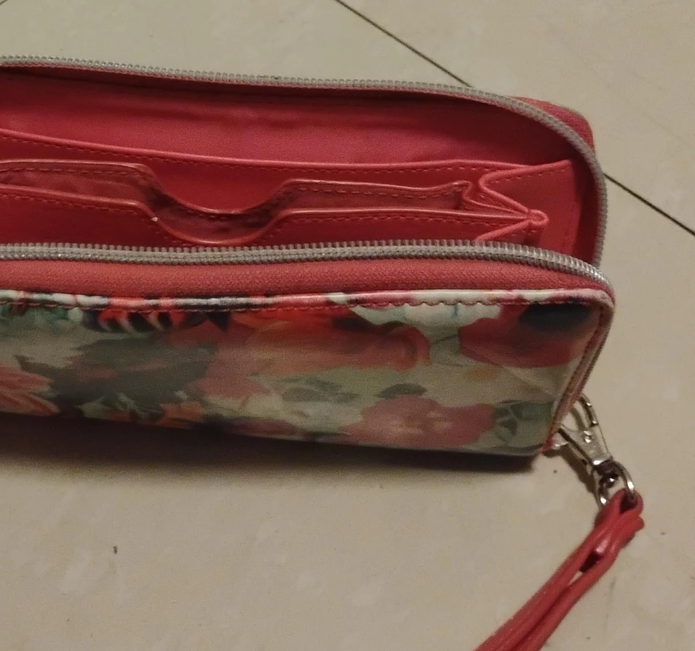 Floral Wallet image indicator(1)