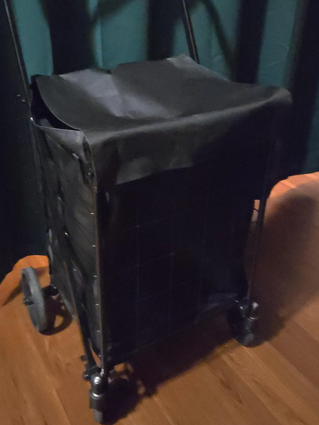 Black Folding Shopping Cart image indicator(1)