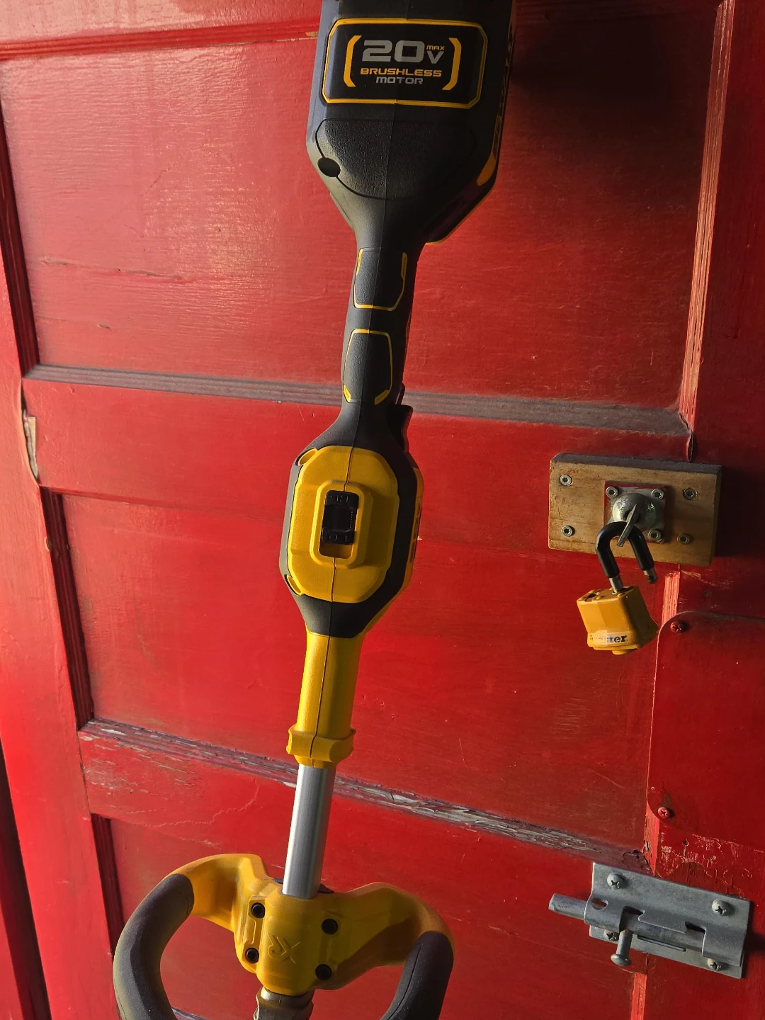 20V MAX Brushless Cordless String Trimmer/Edger thumbnail