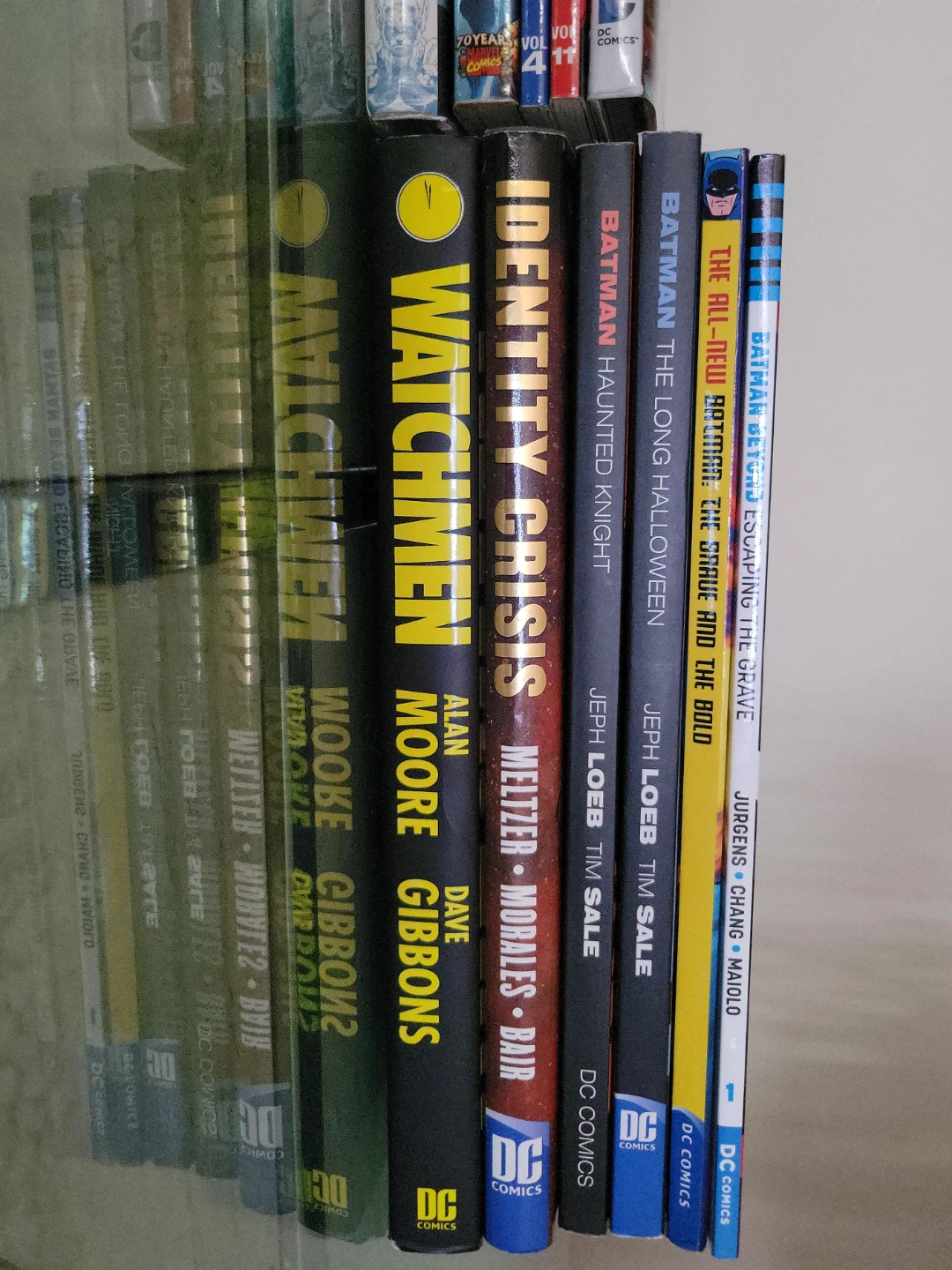 DC Comics: Watchmen, Batman, Identity Crisis thumbnail