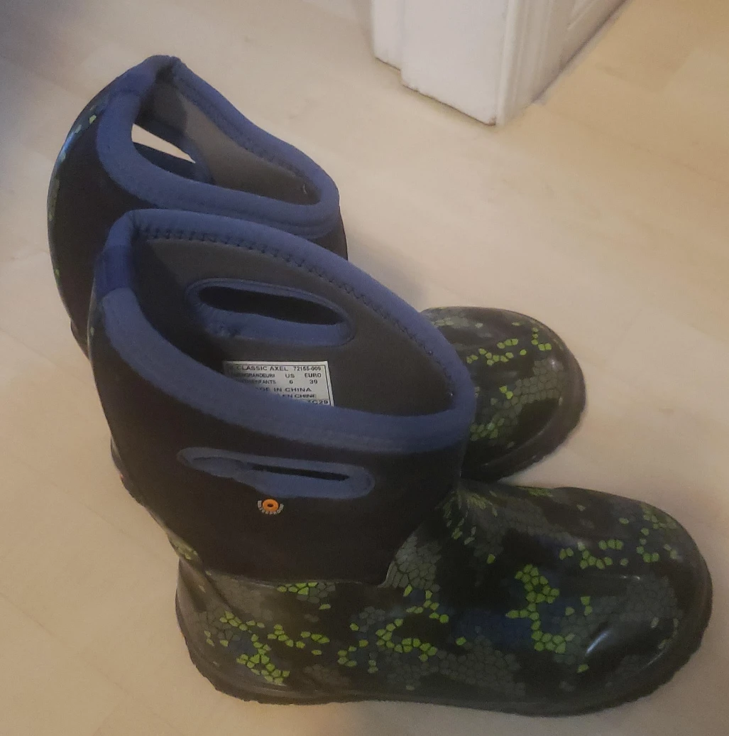 Bogs Classic Axel Kids Winter Boots Size 9