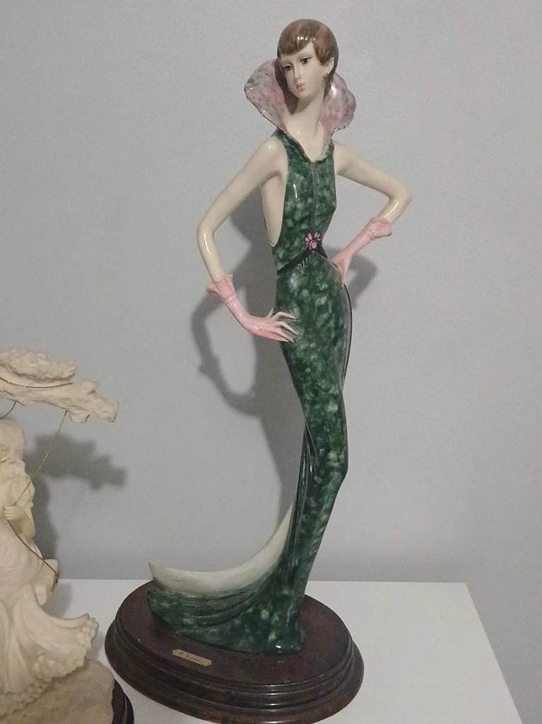 Capodimonte Lady Figurine