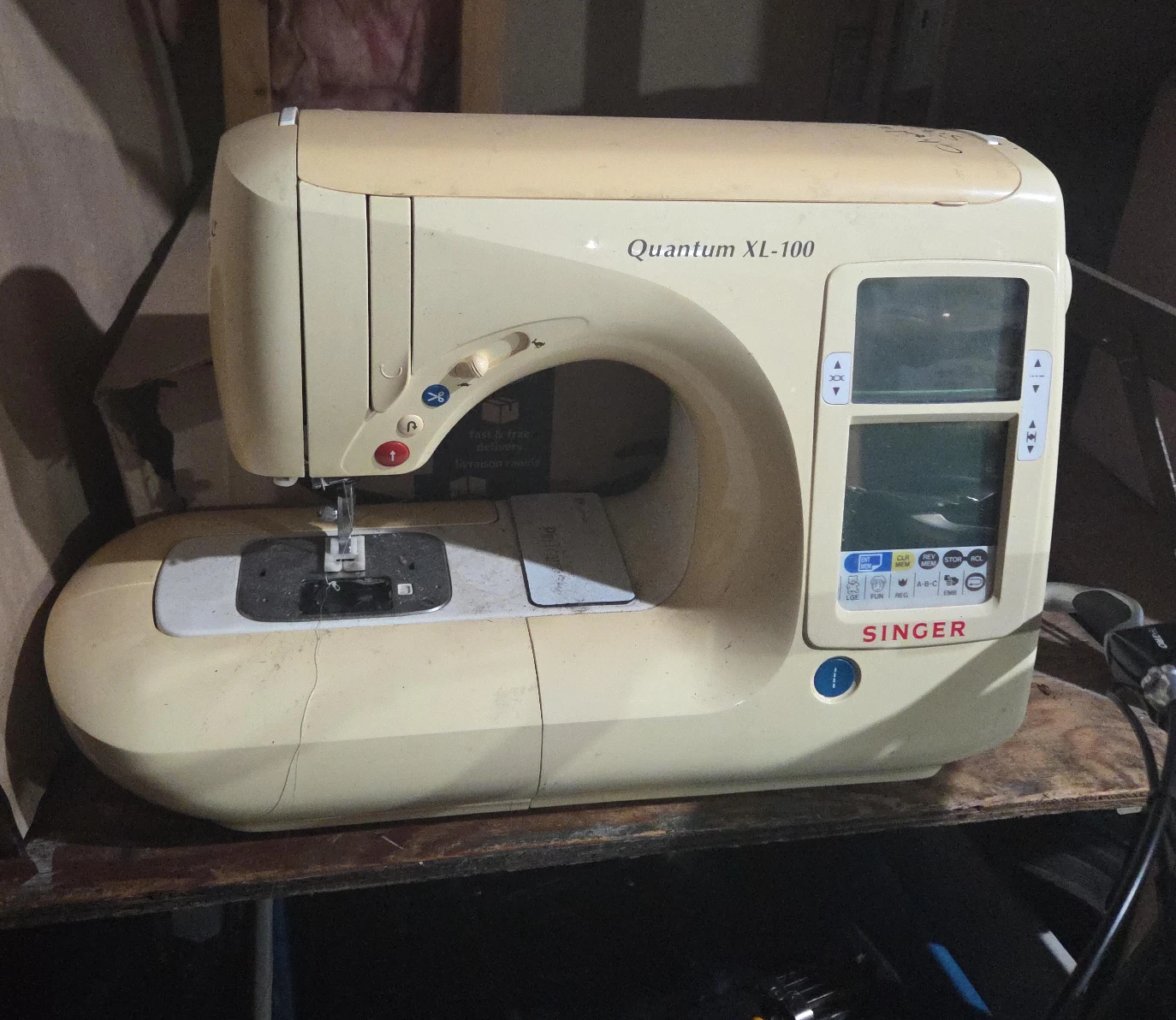 Singer Quantum XL-100 Sewing Machine